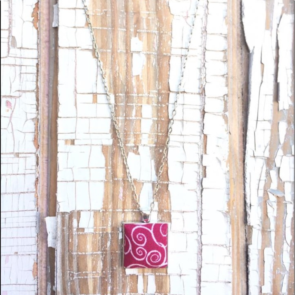 Square necklace, pink